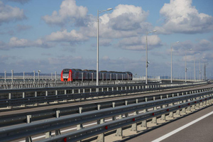 Второй ж/д путь на Крымском мосту хотят запустить будущей осенью