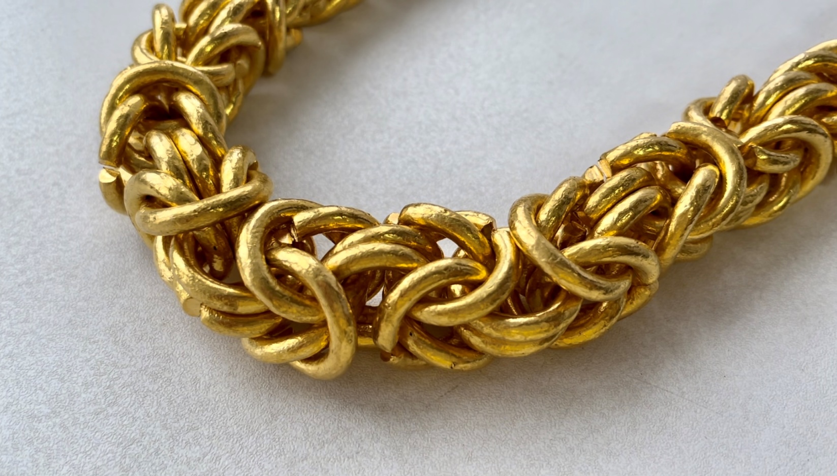 Золотая цепь, найденная в багаже. Фото © Федеральная таможенная служба