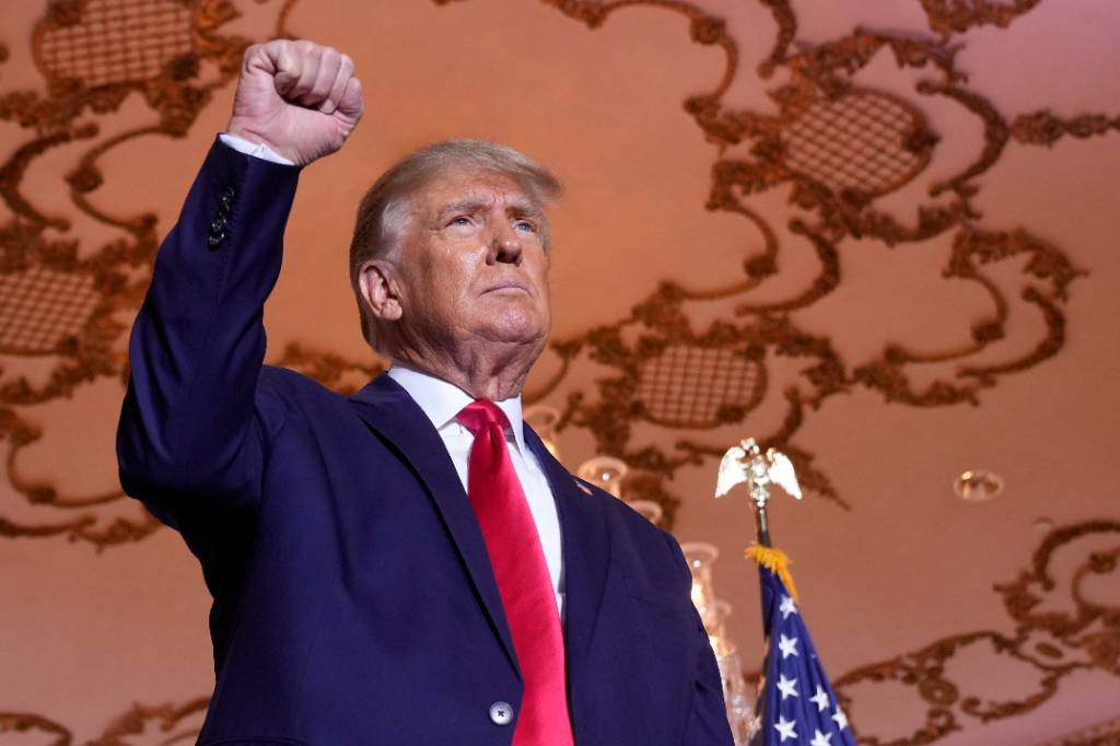 Пораженец и лузер: Трамп обругал влиятельного однопартийца после ужина с Канье Уэстом