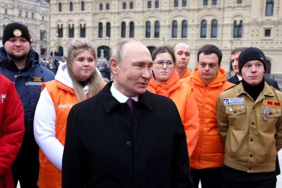 Путин назвал идиотской пропаганду националистических идей в Донбассе