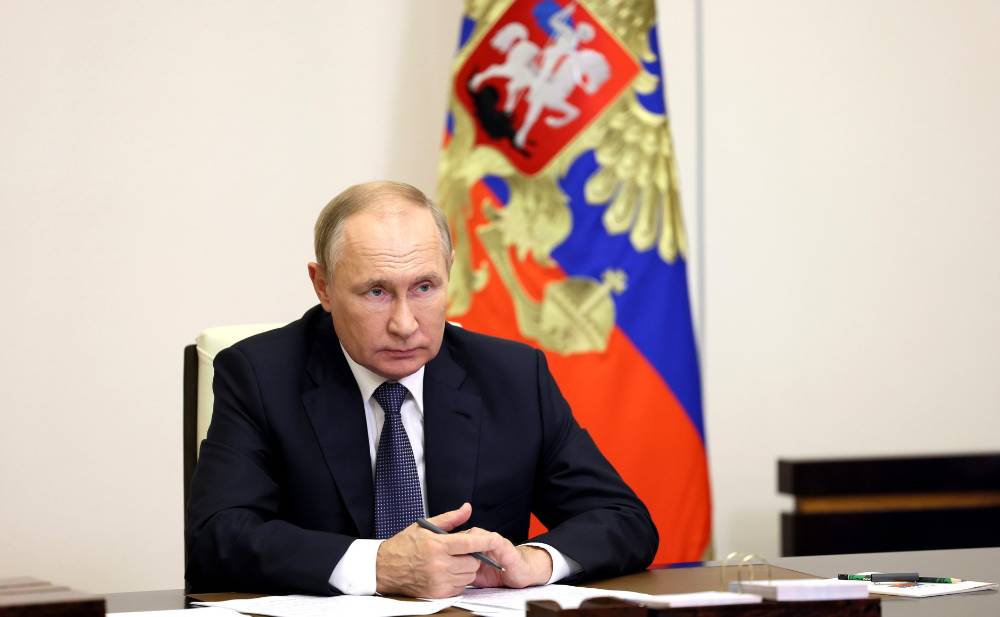 Путин подписал закон об увеличении возраста для работы на госслужбе до 70 лет