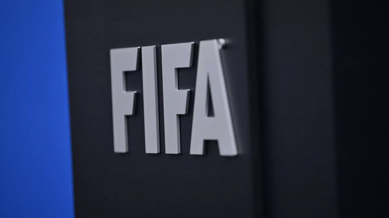 ФИФА призвала участников ЧМ-2022 в Катаре не втягивать футбол в политику
