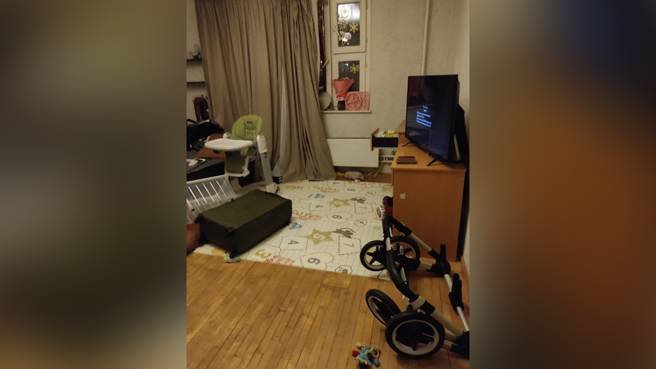 В Москве годовалые близнецы два дня рыдали в квартире с умершим отцом