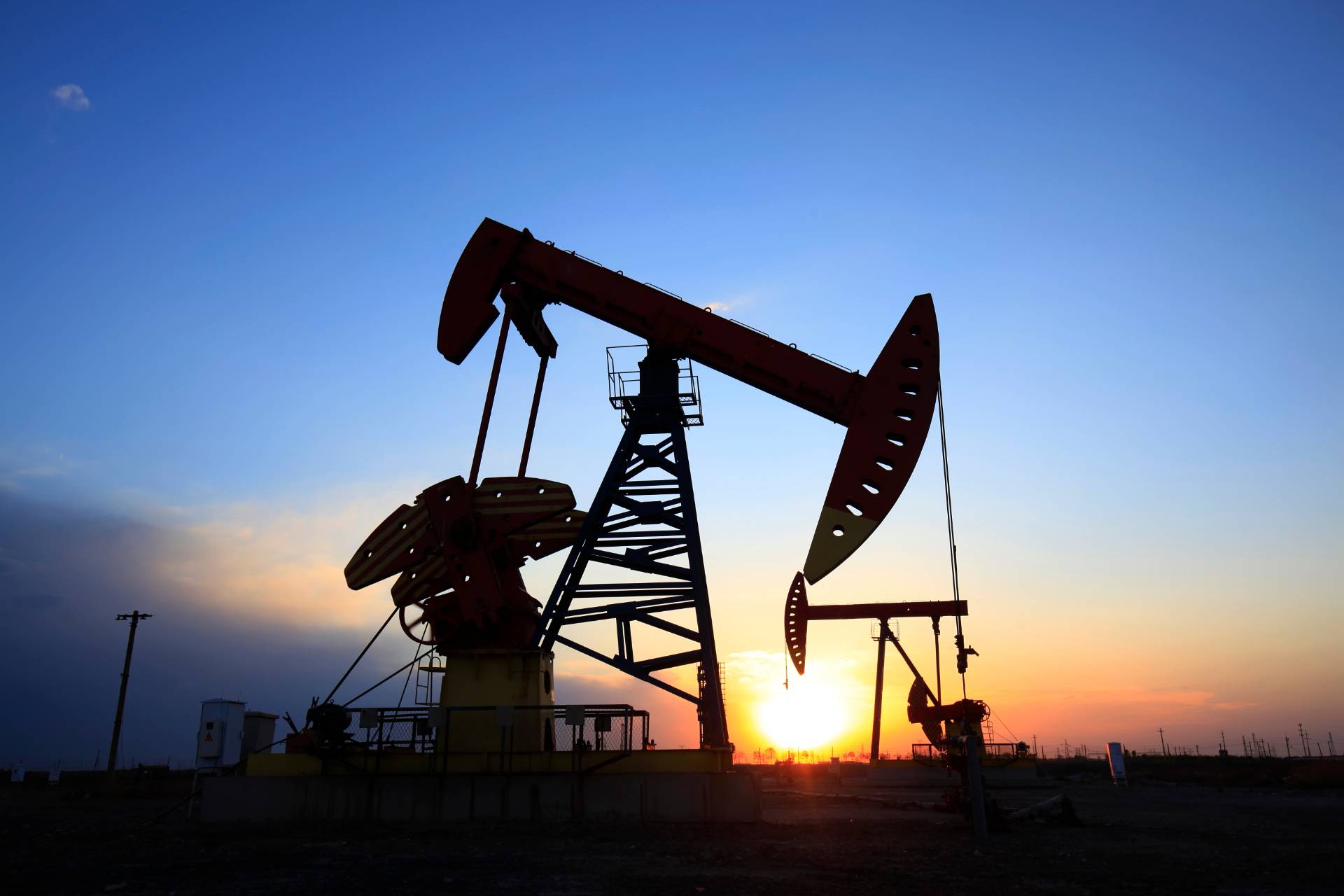 Политолог Колташов: Потолок цен на нефть РФ приведёт к дефициту энергоресурсов на Западе