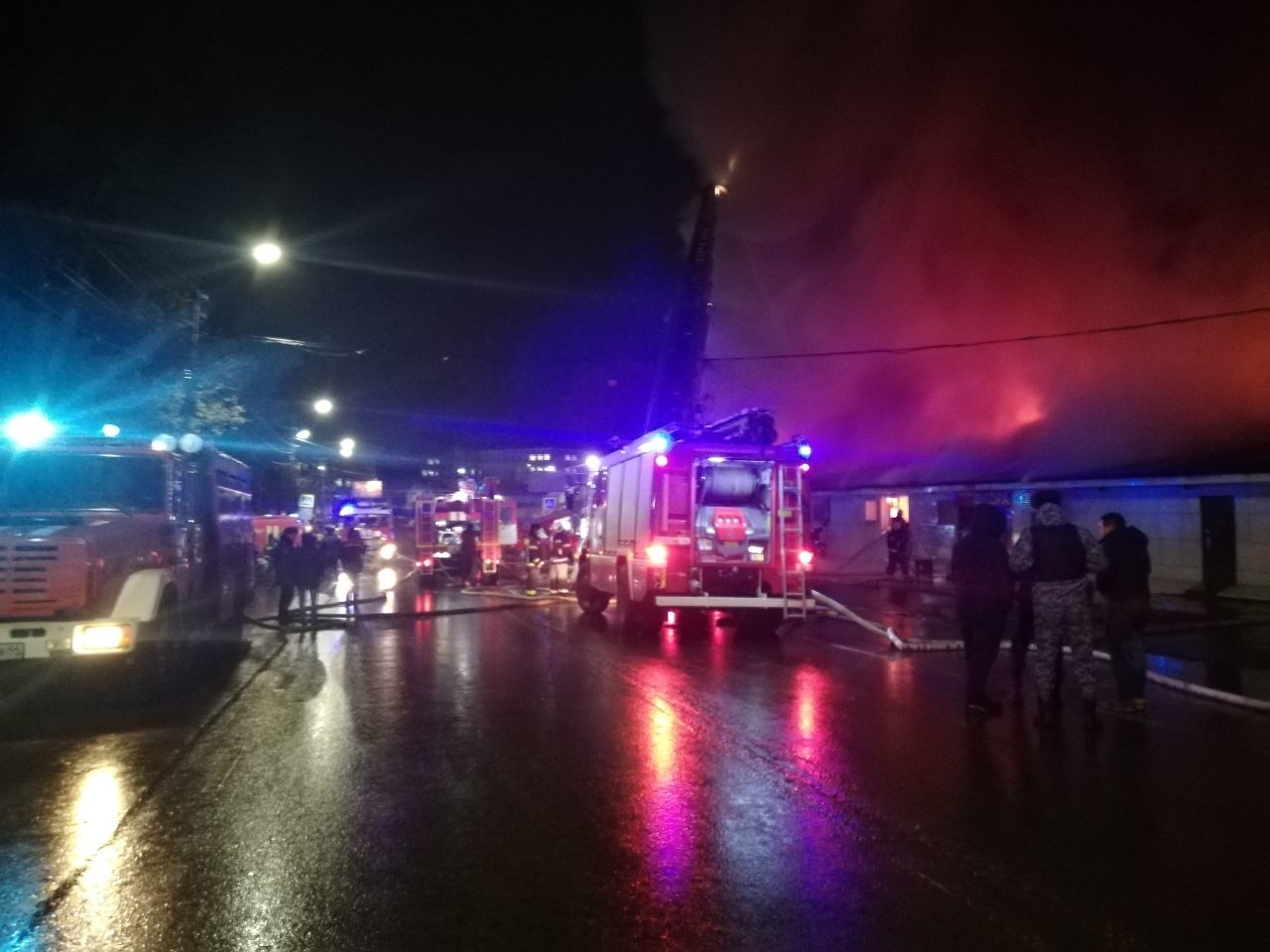 Пожар в ночном клубе Костромы, где погибло 13 человек, полностью потушен