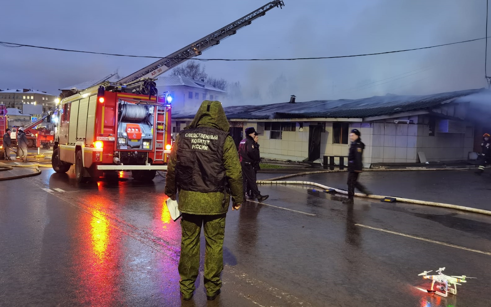 МЧС открыло горячую линию в связи с пожаром в ночном клубе Полигон в Костроме