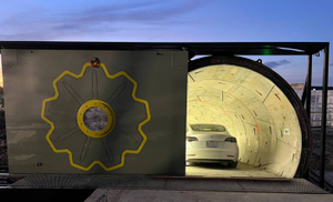 Tesla в туннеле: Компания Маска начала испытания скоростной транспортной системы Hyperloop