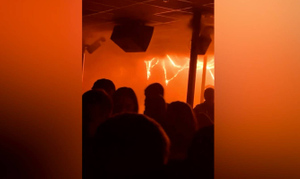 Паника, дым и пламя: Начало смертельного пожара в клубе Костромы попало на видео