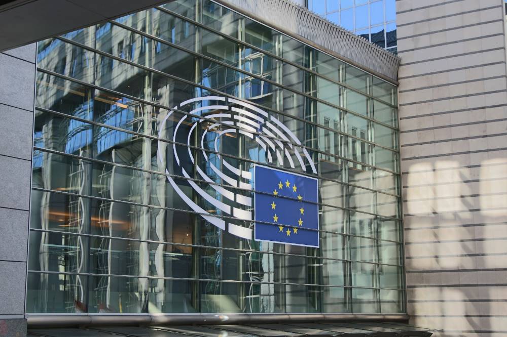 Киев не сможет расплатиться перед ЕС за многомиллионную помощь, заявили в Европарламенте