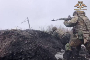 Боевую работу "Пятнашки" на линии обороны в районе Авдеевской промзоны сняли на видео