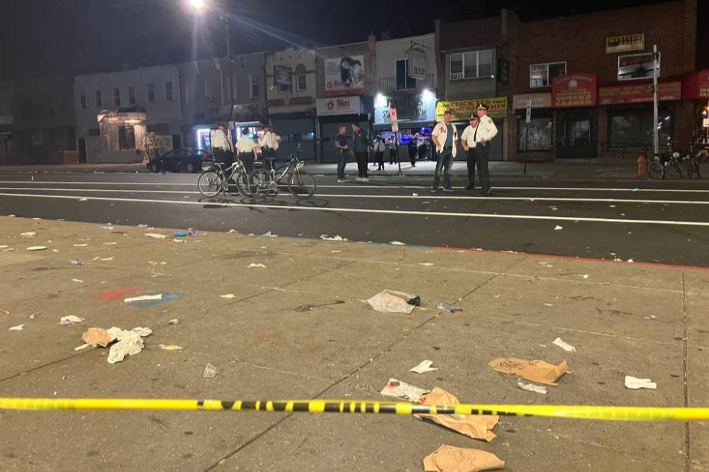 Не менее девяти человек пострадало при стрельбе у бара в Филадельфии