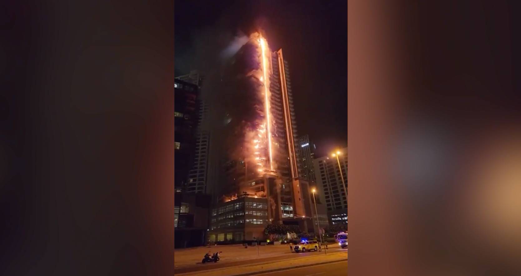 В Дубае мощный пожар охватил небоскрёб крупнейшего девелопера Emaar