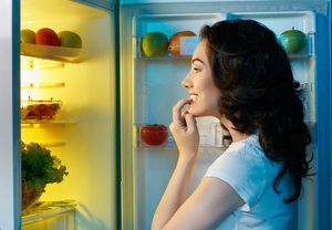 Космецевт назвала четыре продукта из вашего холодильника, которые спасут кожу от старения и отёков