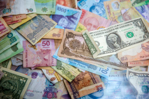 Финансовый эксперт рассказал, от покупки какой валюты стоит отказаться