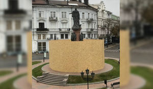 Власти Одессы рассказали, что сделают с памятником Екатерине II после демонтажа