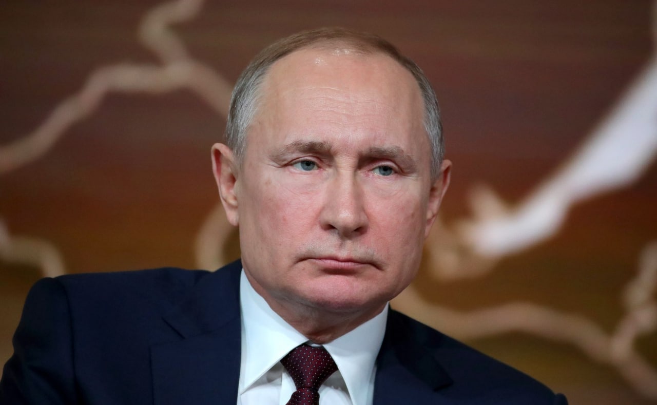 Путин заявил о решимости России защищать себя всеми имеющимися средствами