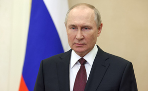 Путин поручил кабмину добиться роста зарплат во всех отраслях