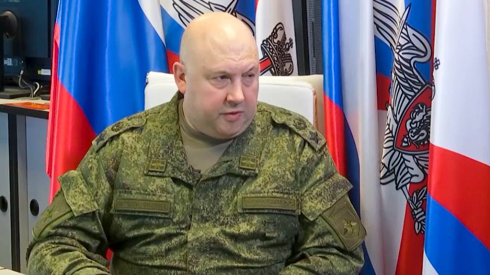 Суровикин назвал оборону по барьерному рубежу Днепра наиболее целесообразным вариантом