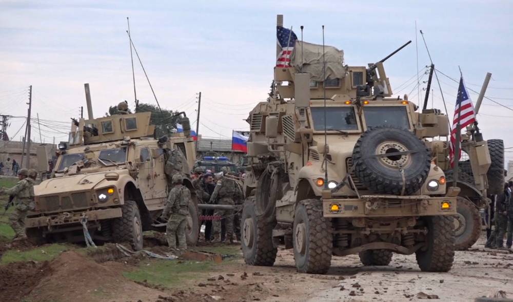 Не пропустили на блок-посту: Сирийские военные развернули колонну США
