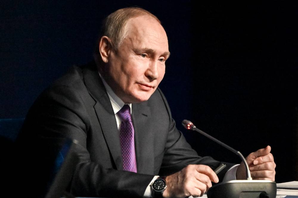 Путин призвал дать людям в новых регионах почувствовать преимущества от жизни в России
