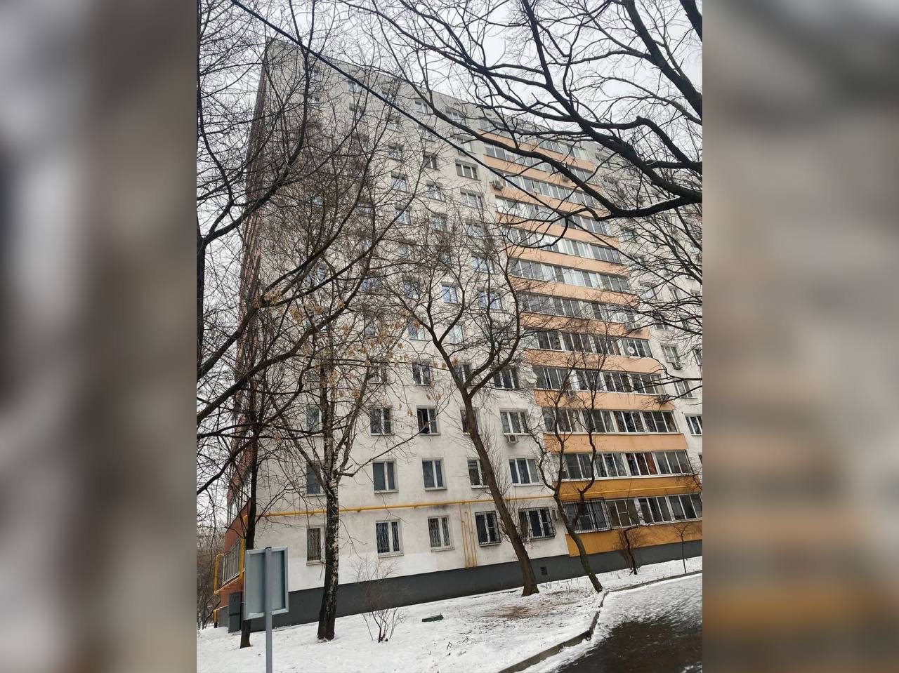 В Москве девочка попала в больницу после падения с 11-го этажа