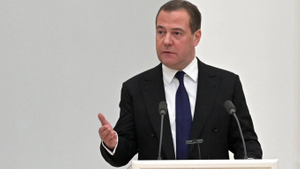 Медведев выразил надежду на финал ЧМ-2022 "без вражеских стран"