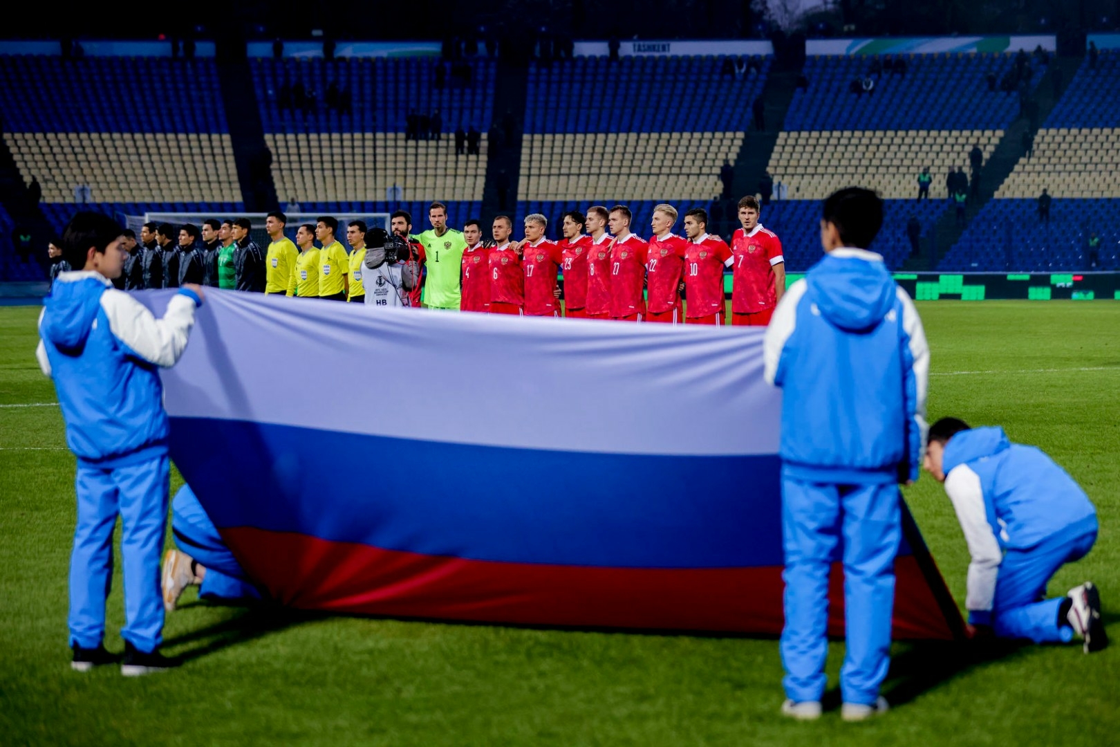Sky News: УЕФА продлит отстранение российских клубов и сборных от турниров