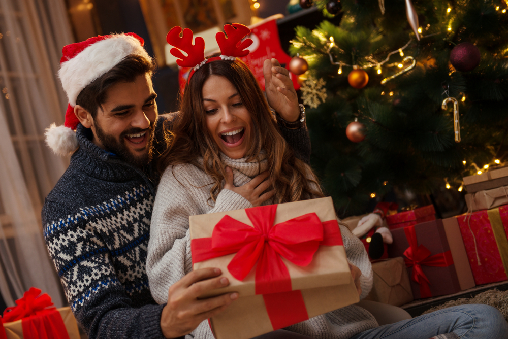 Необычные идеи новогодних подарков: Что выбрать для родственников и друзей