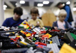 Священник из Минска рассказал, что не так с конструкторами LEGO