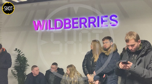 Лайф публикует видео "штурма" московского офиса Wildberries загнанными в долги продавцами