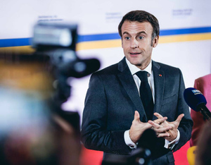 Во Франции сочли Макрона безумцем из-за нового пакета многомиллионной помощи Киеву