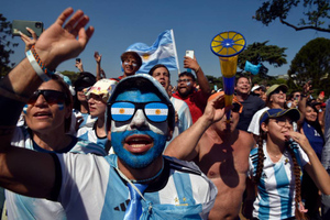 В Аргентине полиция применила слезоточивый газ против празднующих победу сборной
