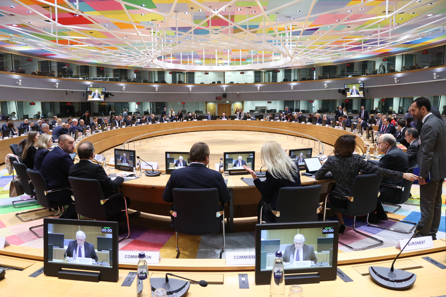 Встреча глав МИД ЕС 12 декабря. Обложка © Совет Европейского союза