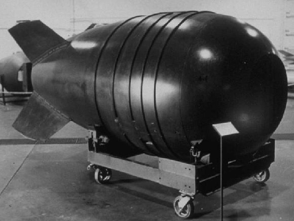 Атомная бомба Mk.6, подобный тип боеприпаса упал рядом с жилым домом в Марс-Блаффе в 1958 году. Фото © Wikipedia