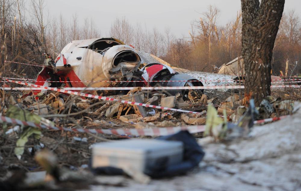 Песков: Польша отказывается признавать крушение Ту-154 под Смоленском несчастным случаем