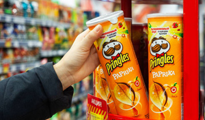 Эксперт рассказал, что может прийти в Россию на смену чипсам Pringles