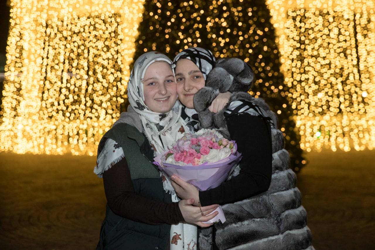"Так держать!": Кадыров отреагировал на включение своих дочерей в санкционный список ЕС
