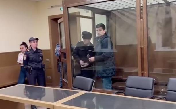 Суд отправил под домашний арест водителя, сбившего людей на остановке в центре Москвы 