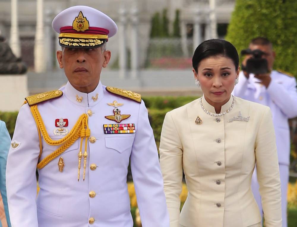 Король Таиланда Рама Х и королева Сутхида заразились коронавирусом