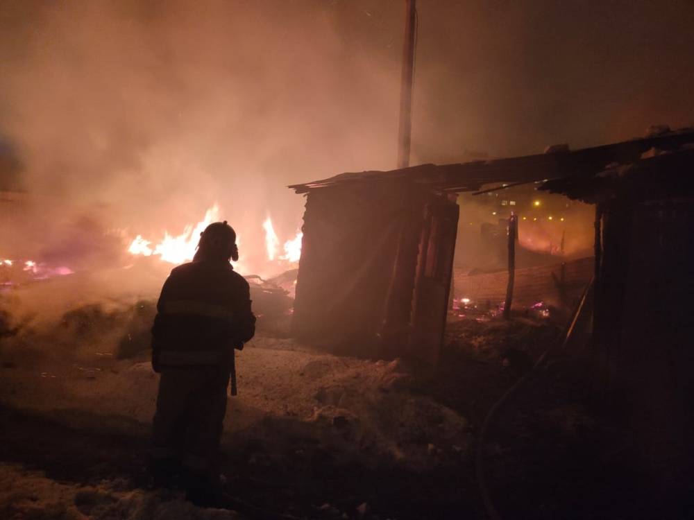 При пожаре в жилом доме в Балашихе погибло два человека