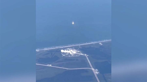 "Получили VIP-места": Пассажирам самолёта посчастливилось увидеть запуск ракеты SpaceX из иллюминаторов