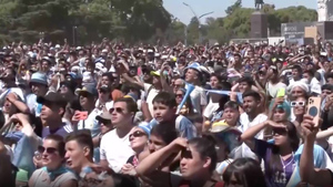 Сумасшествие в центре Буэнос-Айреса после победы Аргентины на ЧМ-2022 сняли на видео