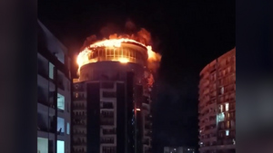 Пожар начался в ресторане наверху 22-этажной жилой высотки в Батуми