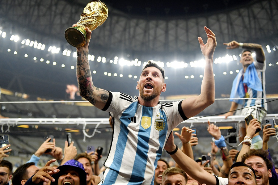 Месси после победы сборной Аргентины на ЧМ-2022. Обложка © Twitter / Selección Argentina