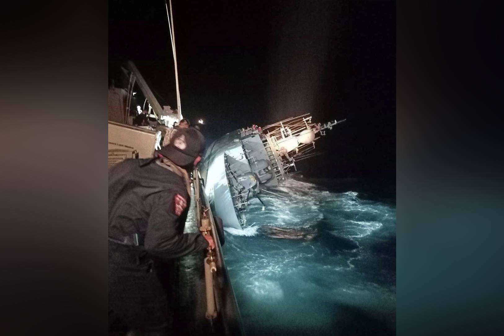 Корабль ВМС Таиланда с сотней моряков затонул в Сиамском заливе