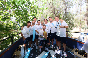 Футболисты сборной Аргентины с Кубком мира. Фото © Twitter / Selección Argentina