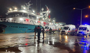 На сухогрузе у побережья Турции вспыхнул пожар, пострадало около 16 человек