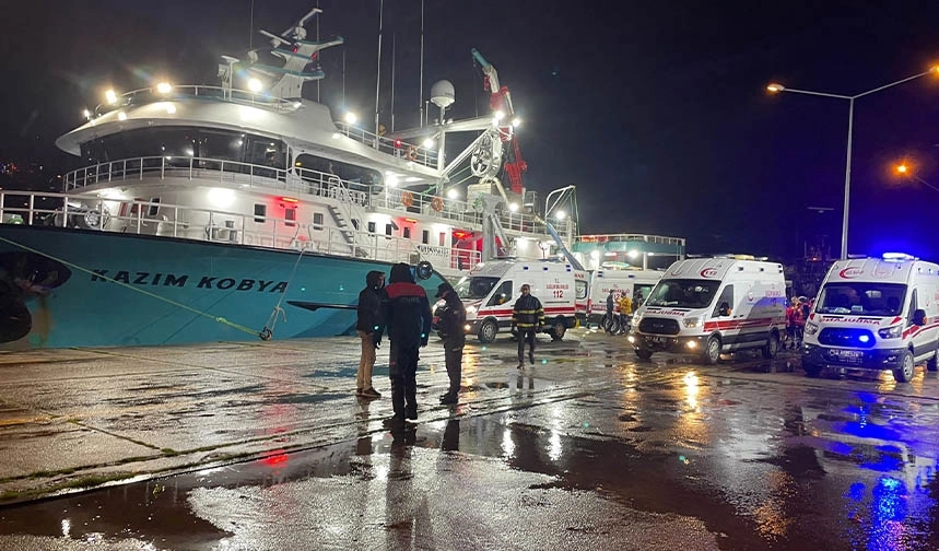 На сухогрузе у побережья Турции вспыхнул пожар, пострадали около 16 человек