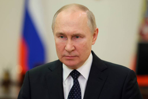Путин заявил, что сегодня России вновь брошен вызов