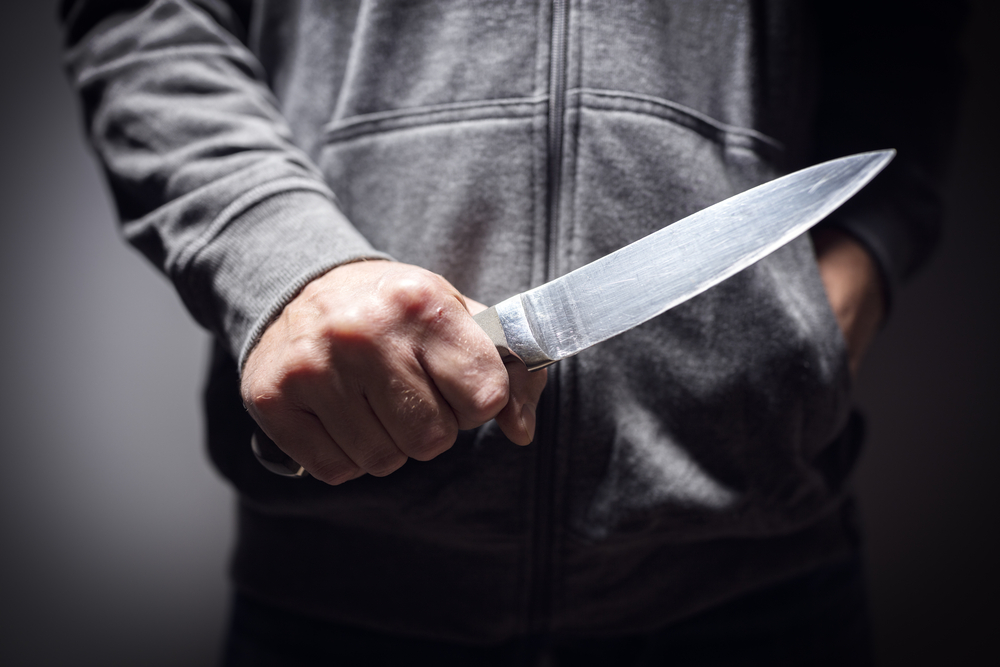 В Сочи 17-летний подросток искромсал ножом знакомого в кафе